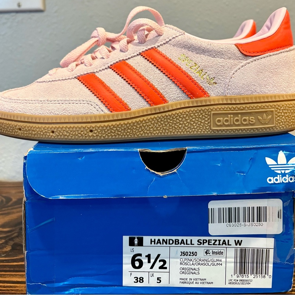 Adidas Handball Spezial W, Women’s Size 6.5, Pink/Orange, BNIB *no tags